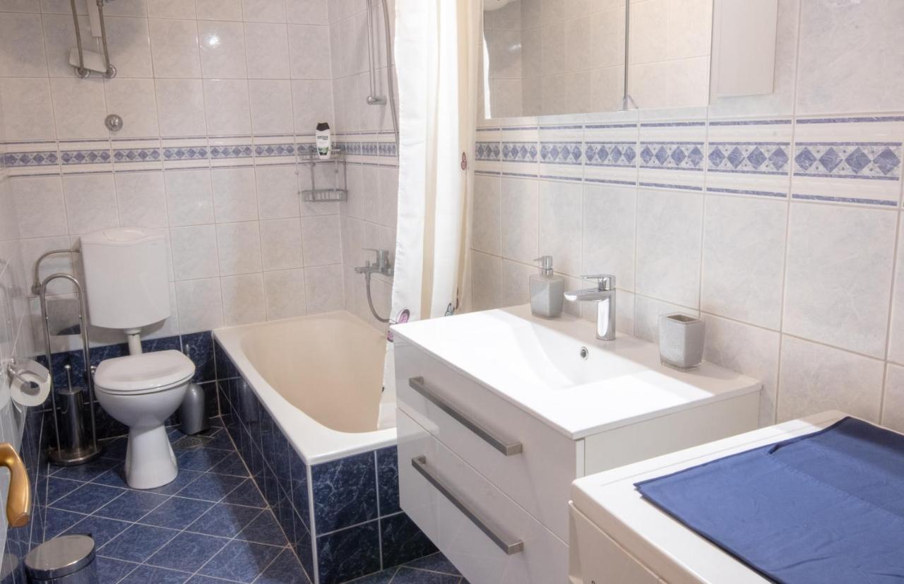 Apartment Dany - Free Beach Parking Makarska Kültér fotó