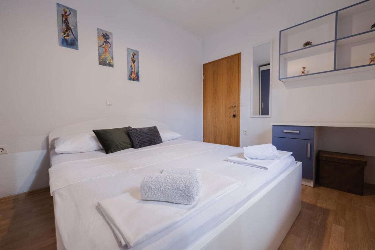 Apartment Dany - Free Beach Parking Makarska Kültér fotó